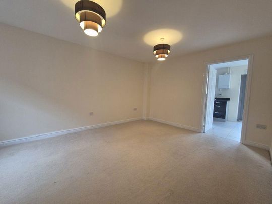3 bedroom semi-detached house to rent - Photo 1