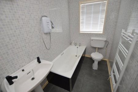 3 bedroom terraced house to rent - Photo 4