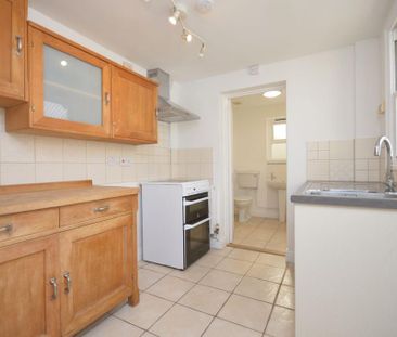 2 bedroom end of terrace house to rent - Photo 4