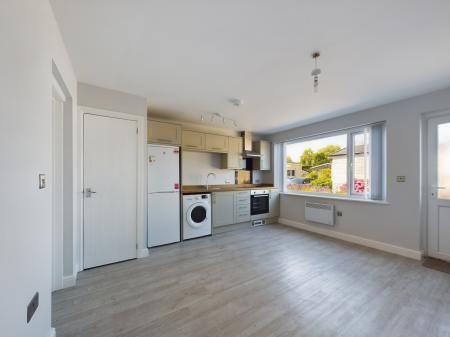 Meadow Park, Sherfield-On-Loddon, RG27 - Photo 5