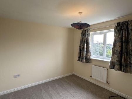 4 bedroom detached house to rent - Photo 3