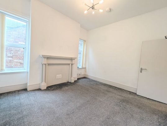 2 Bed Flat, Burns Street, NG7 - Photo 1