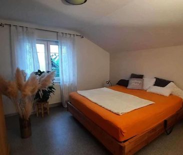 Suche nette Mitbewohnerin für eine Wohngemeinschaft - Foto 1