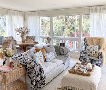 Beautifully Renovated & Fully Furnished 2 Bedroom Home - Photo 1