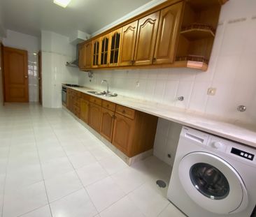 Apartamento T2 sem móveis para arrendamento na zona do Buzano, Parede. - Photo 2