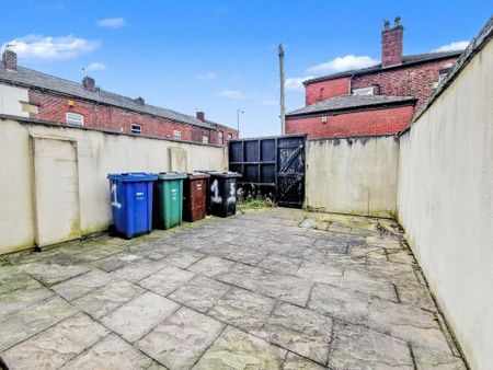 2 bedroom end of terrace house to rent - Photo 4