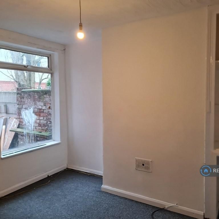 3 bedroom end of terrace house to rent - Photo 1