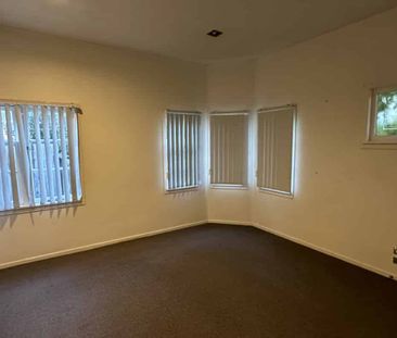 54 Lynwood Road, New Lynn, Auckland - Photo 2