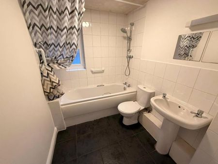 2 bedroom apartment to rent - Photo 4