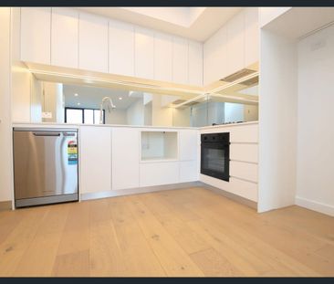 Modern One Bedroom Apartment READY TO GO - Photo 5