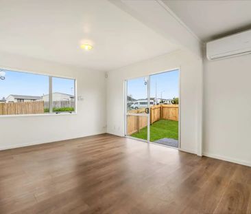 Unit 1, 24 Solveig Place, Randwick Park, Auckland - Photo 3