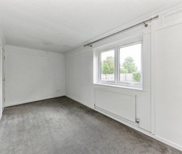 Ullswater Avenue - Photo 1