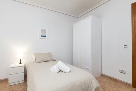 Carrer d' Alexandre VI, Valencia, Valencian Community 46005 - Photo 5