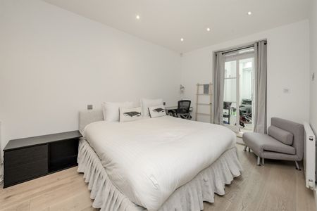 Barkston Gardens, SW5 - Photo 3