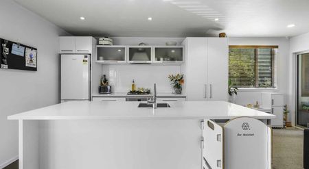 3 Bedroom with Sleepout! PRICE DROPPED - Photo 2