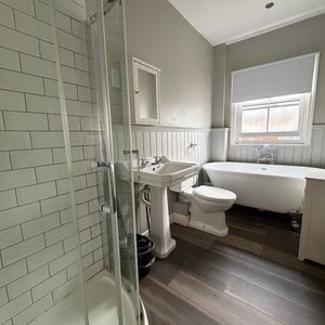 2 Bed Flat, Canute Castle, SO14 - Photo 3