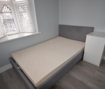 1 bedroom Flat To Let - Photo 1