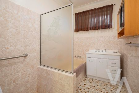 25 Fraser Street, Jesmond NSW 2299 - House For Rent | Domain - Photo 3