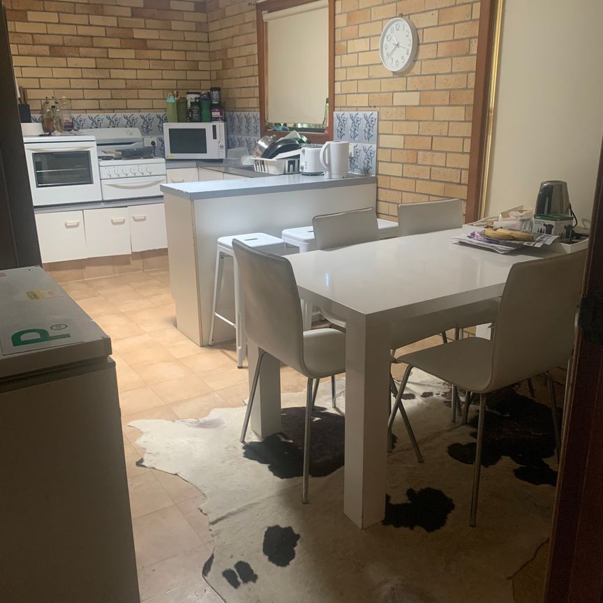 Broadbeach Waters - Photo 1