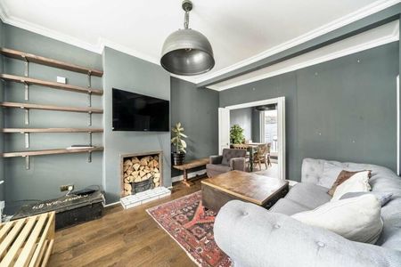 2 Bed End Terrace, Balchier Road, SE22 - Photo 2