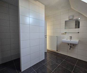 Dakappartement met 2 slaapkamers, terras, kelder en parking - Foto 6