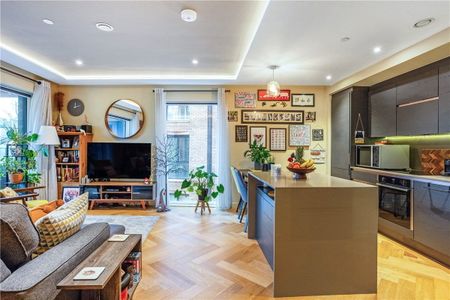 A stunning second-floor, two-bedroom apartment in Hudson Quarter, boasting stunning views of the city walls, a private balcony, parking and exceptional city-centre convenience near the railway station. - Photo 4