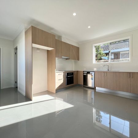 New Granny Flat for Rent Next to Croydon Station - Photo 3