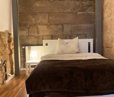 Denkmal Sandstein Single-Apartment inkl. Küche & Badewanne - Foto 1