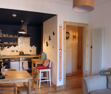 2 bedroom flat to rent - Photo 6