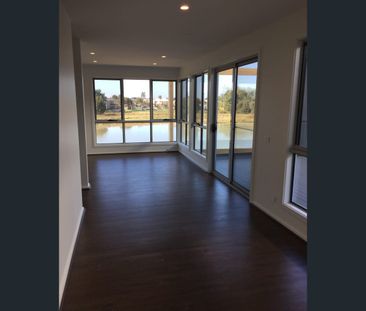 14 Luxe Terrace, Point Cook, Vic 3030 - Photo 2