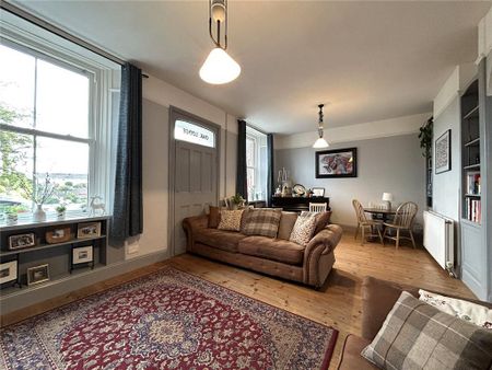 4 bedroom semi-detached house to rent - Photo 3