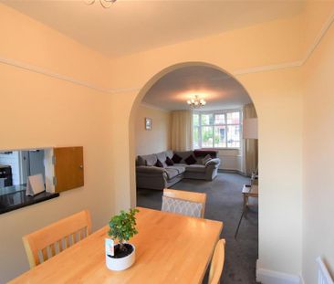 3 bedroom semi-detached house to rent - Photo 2