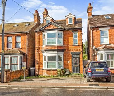 Ashingdon Road, Rochford - Photo 1