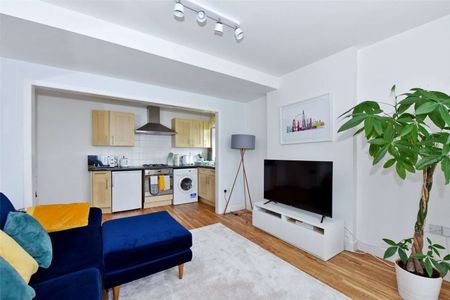 A furnished one bed first floor apartment with excellent access to Globe Park and M4/M40 - Photo 2