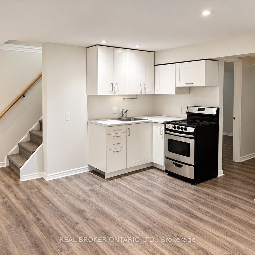49 THOMPSON AVENUE, Thorold, Ontario, L2V2N2 - Photo 1