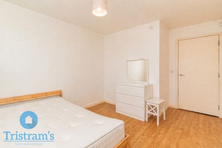 2 bed Flat for Rent - Photo 2