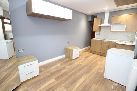 The Ridge, Purley - Photo 3