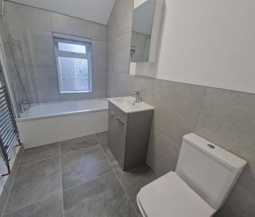 3 bedroom terraced house to rent - Photo 6