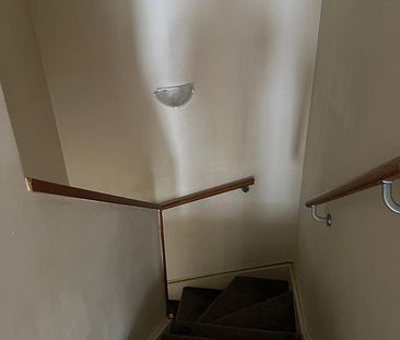 Charming 4BR Home in Remuera - Photo 4