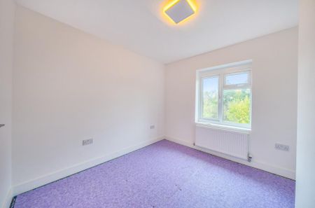 Juniper Terrace, Guildford - 3 bedrooms Property for lettings - Seymours - Photo 4