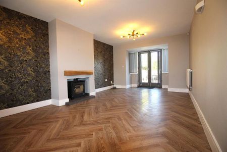 4 bedroom detached house to rent - Photo 3