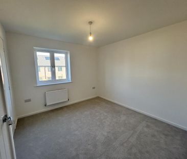 2 bedroom semi-detached house to rent - Photo 3