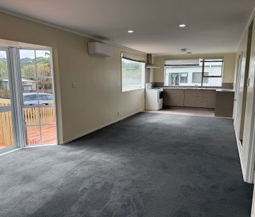 Newly renovated 3 bedroom home - Photo 2