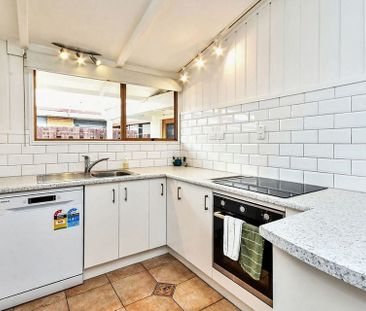 Light-Filled Family Home with Entertainers’ Deck a - Photo 4