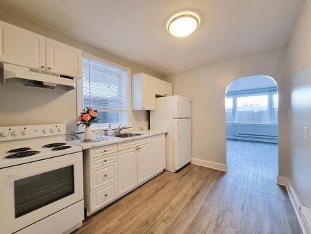 Liverpool Terrace Apartments - Choose your custom rent level, Please call us for details - Photo 3