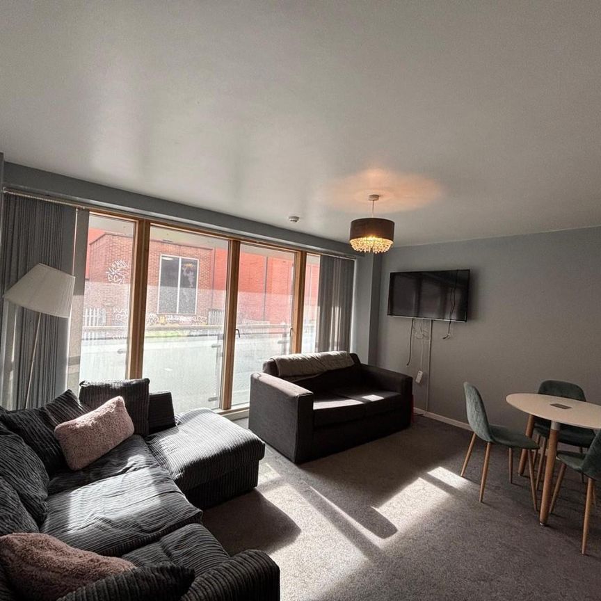 2 bedroom Apartment to let - Photo 1
