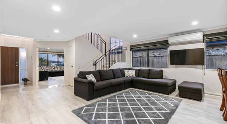 Spacious living at great price - Photo 4