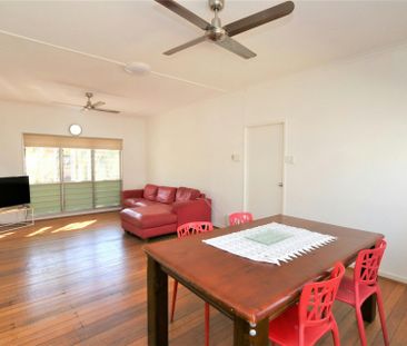 Elevated Living in a Quiet Street – Partly Furnished & Close to CBD - Photo 1