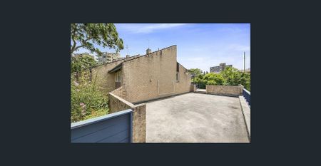 Spacious Townhouse - short term lease to 30 June 2026 only - Photo 5