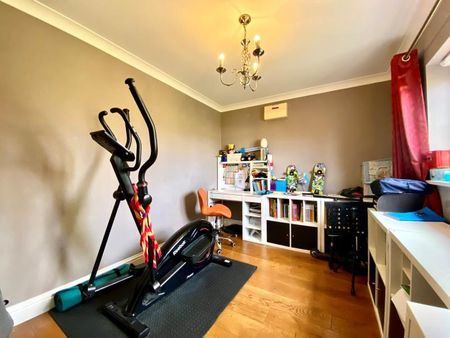 4 bedroom semi-detached house to rent - Photo 4